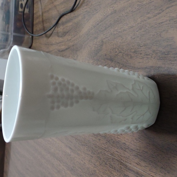 Colony vintage milk glass glasses - Picture 2 of 3